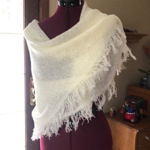 VINTAGE NEW OLD STOCK FROM 1980 OFF WHITE BAAR BEARDS SCARF